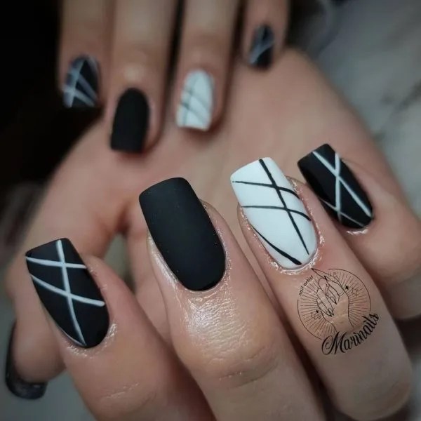 Unhas Decoradas Em Preto E Branco