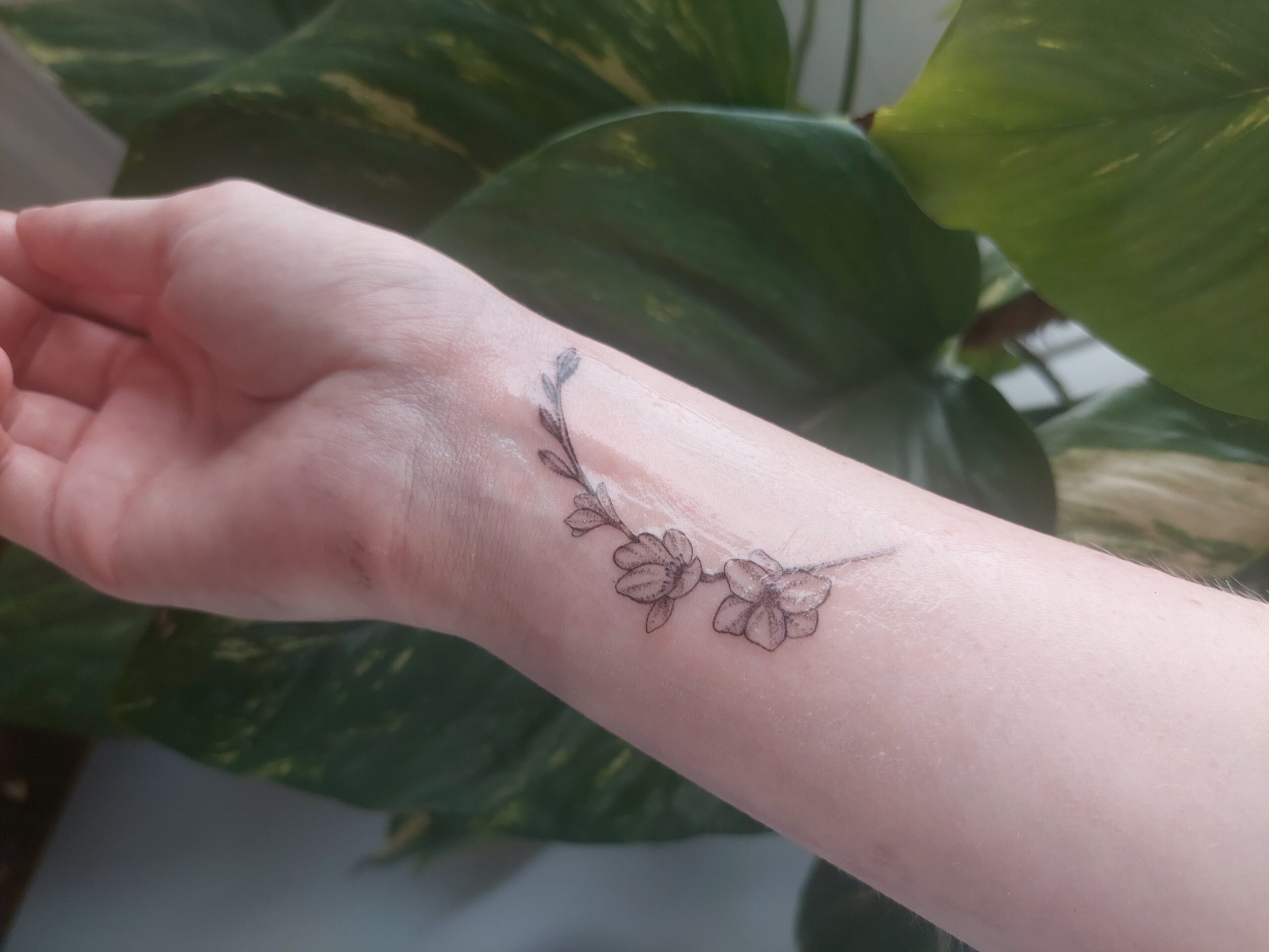 female bracelet tattoo