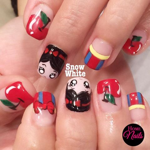 Snow White Decorated Nail