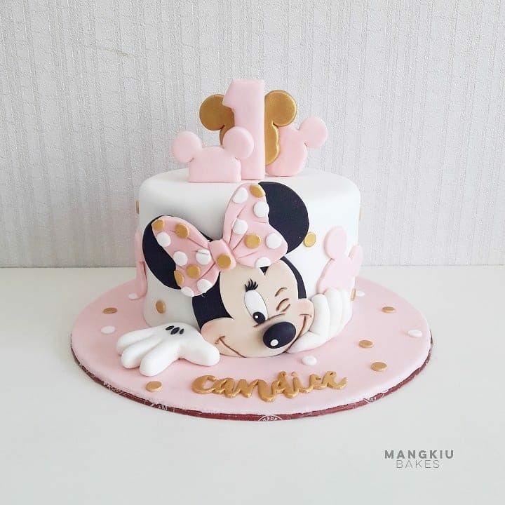 Minnie Decorated Cake