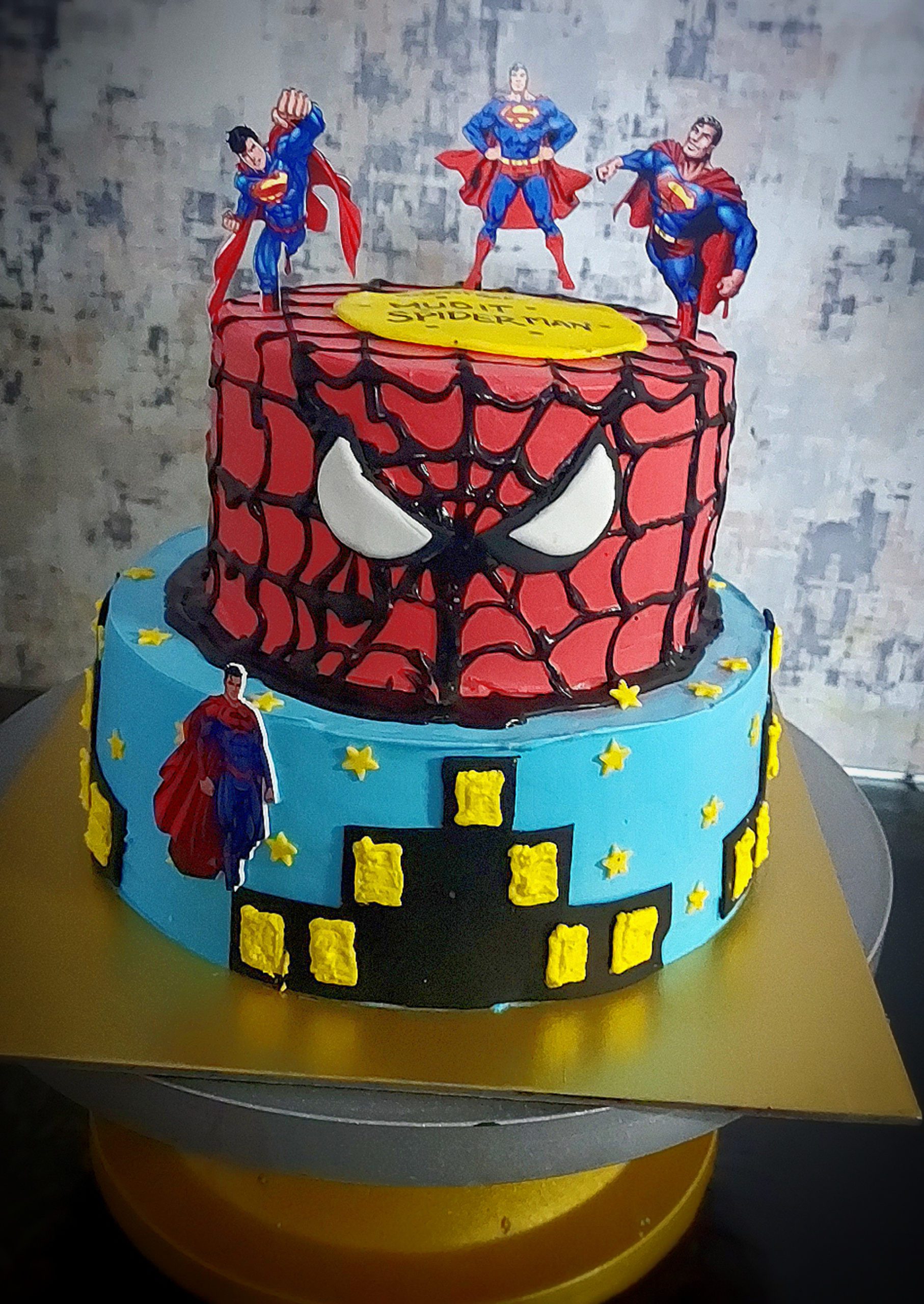 Superman decorated cake