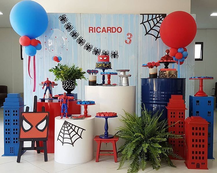 Modelos de Decoracao Do Homem Aranha Simples