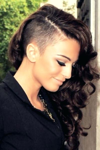 cabelo-feminino-raspado-de-um-lado