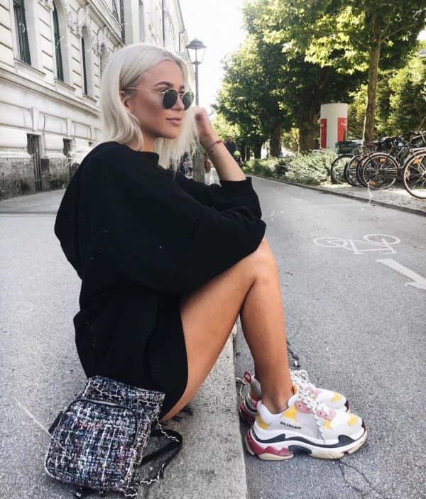 Look with Chunky Sneakers