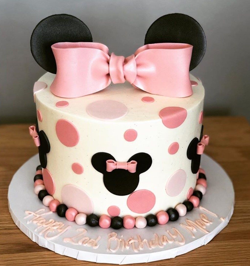 Minnie Decorated Cake