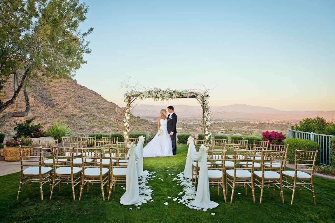 Modelos de Casamento Ao Ar Livre Simples