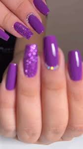 unhas-decoradas-lilas-e-branco