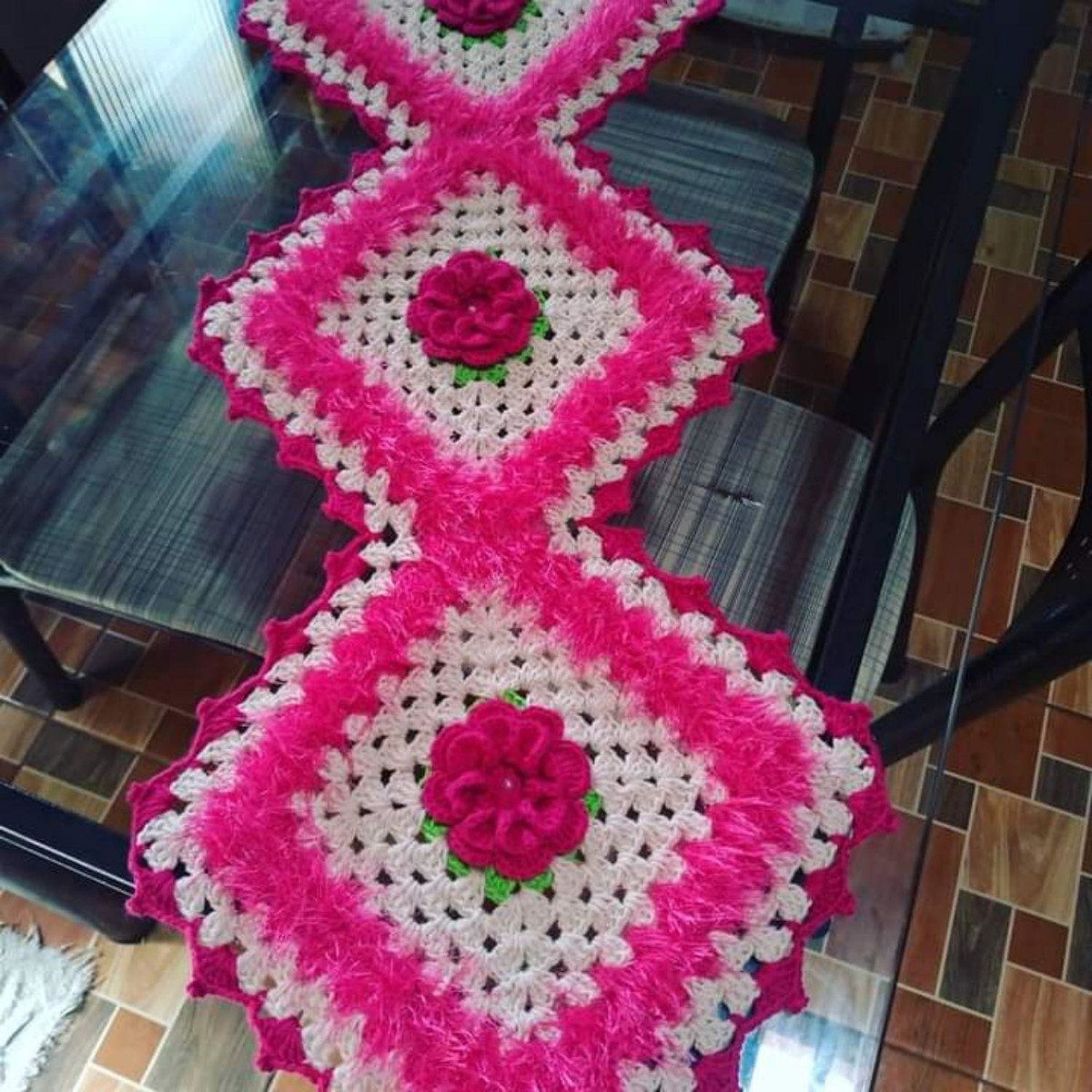 Caminho De Mesa De Crochê Rosa