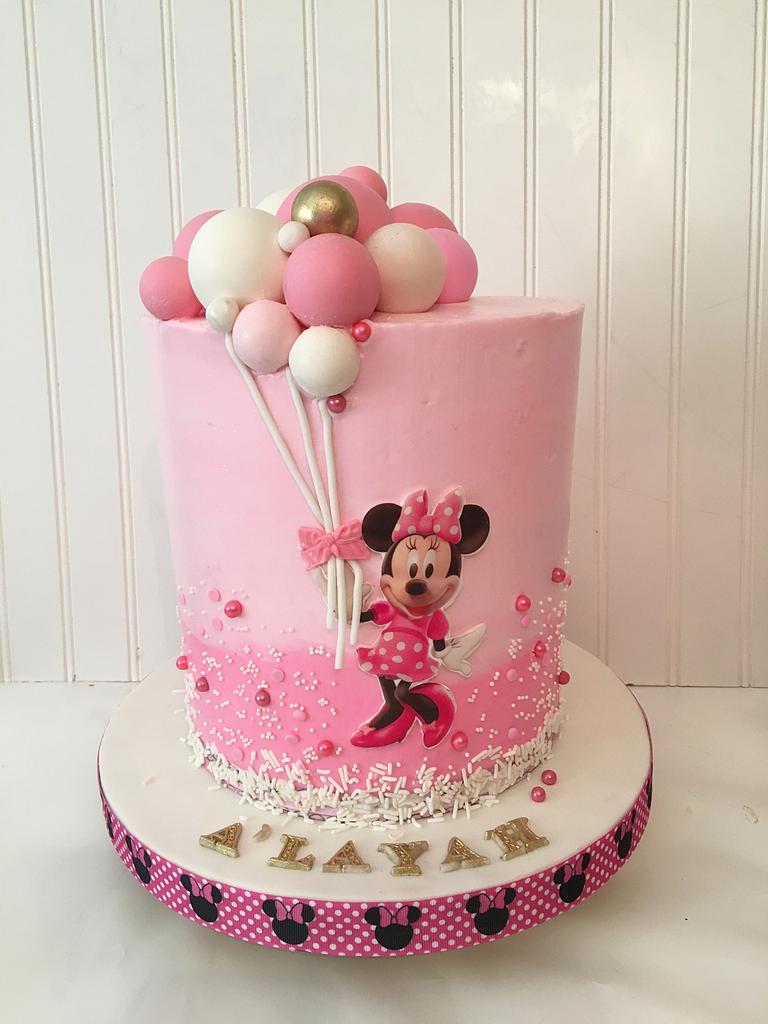 Minnie Decorated Cake