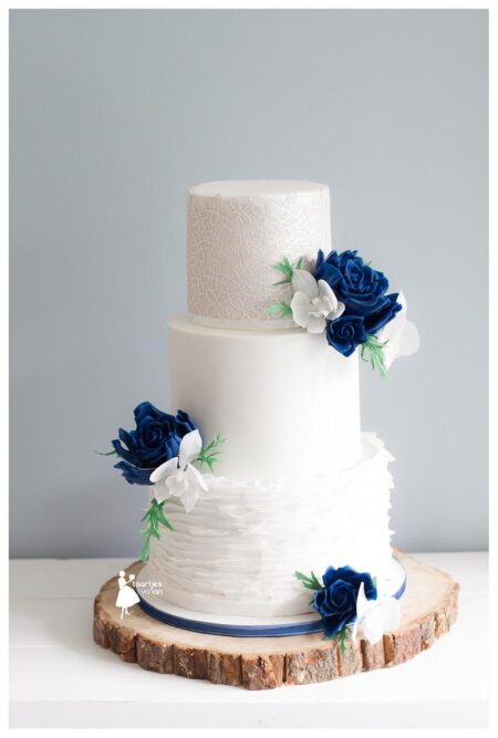 bolo-de-casamento-azul-e-branco