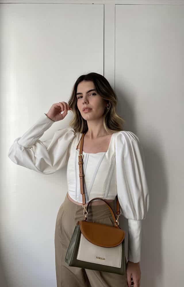 Look com Bolsa Transversal Feminina