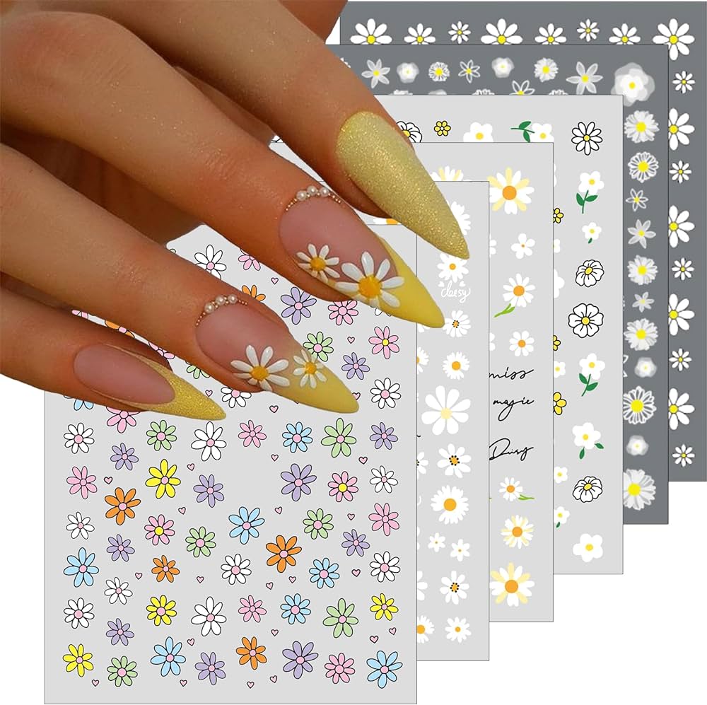 Daisy Decorated Nails