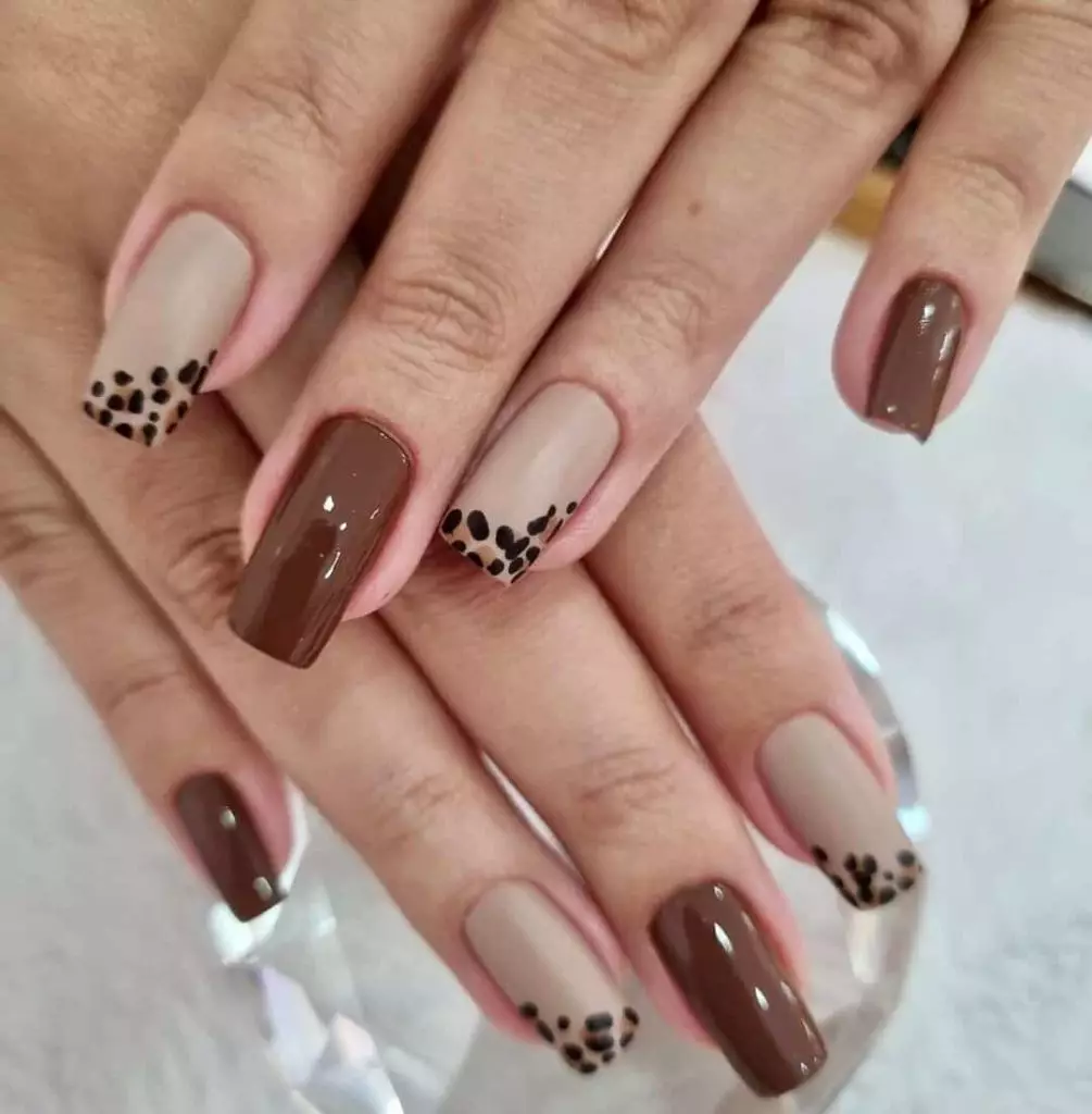 unhas-decoradas-marrom