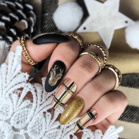 unhas-decoradas-preto-com-dourado