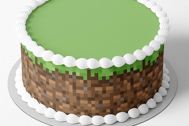 Minecraft decorated cake