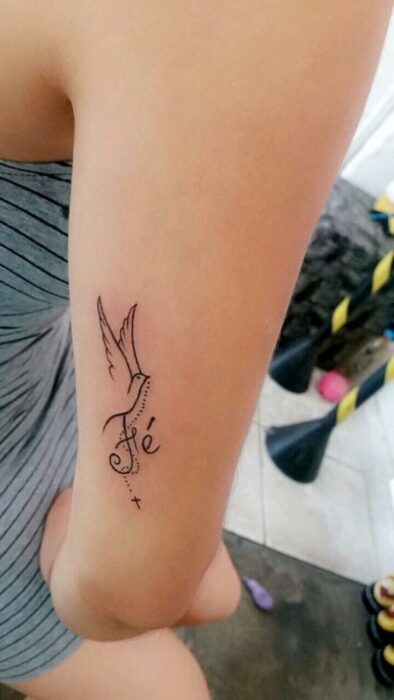 tatuagem-feminina-fe