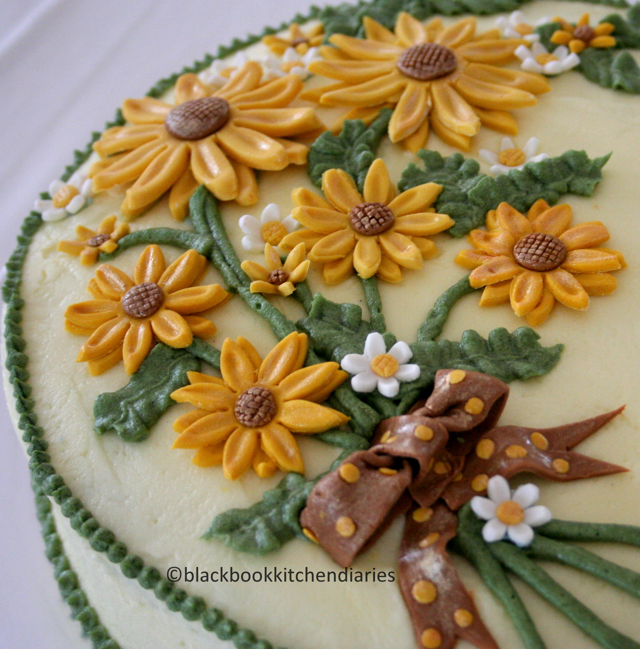 Decorated Cake Daisies