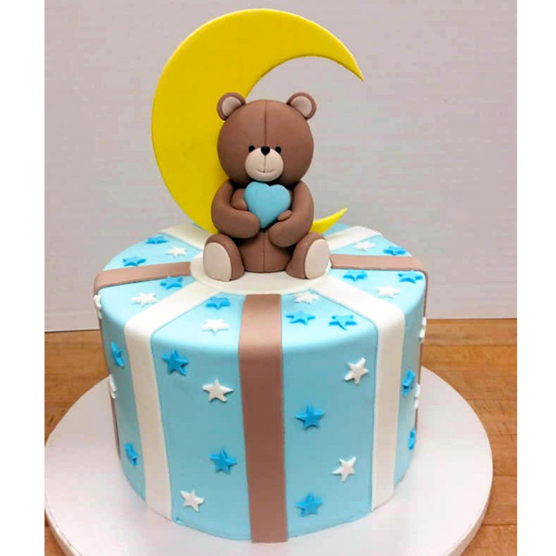 Teddy bear decorated cake