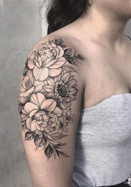 tatuagem-feminina-braco-fechado-flores