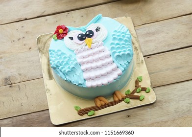 Owl Decorated Cake