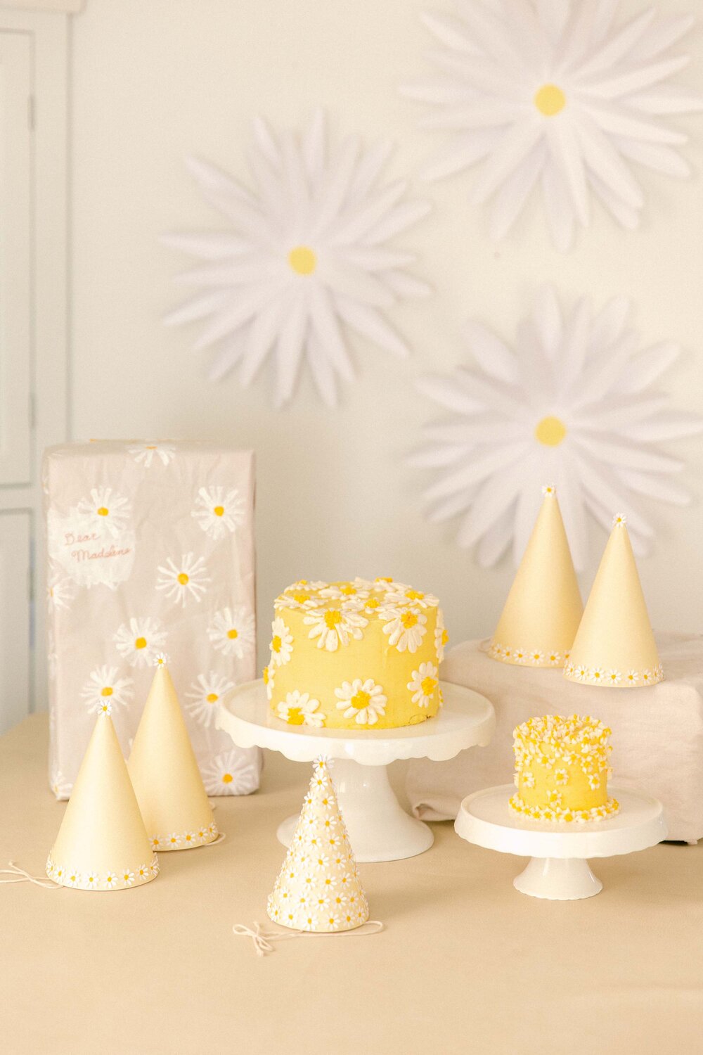 Decorated Cake Daisies