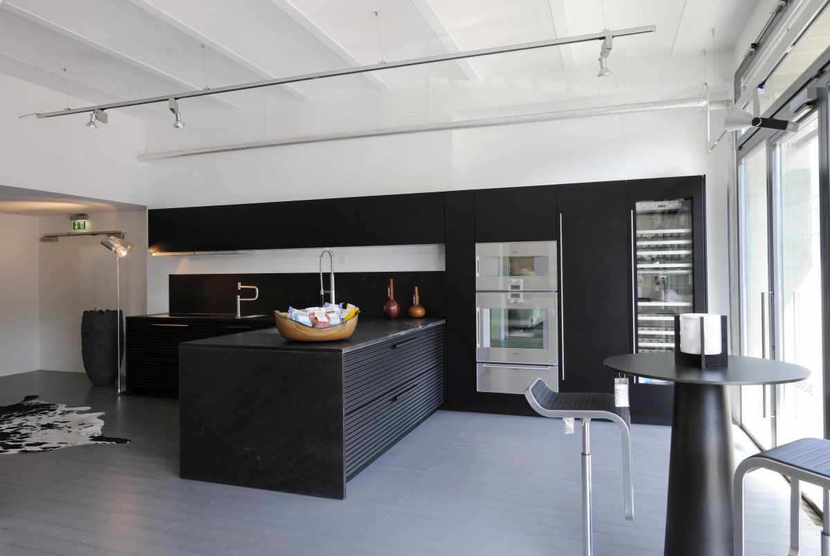 Black And White Kitchen Decoration