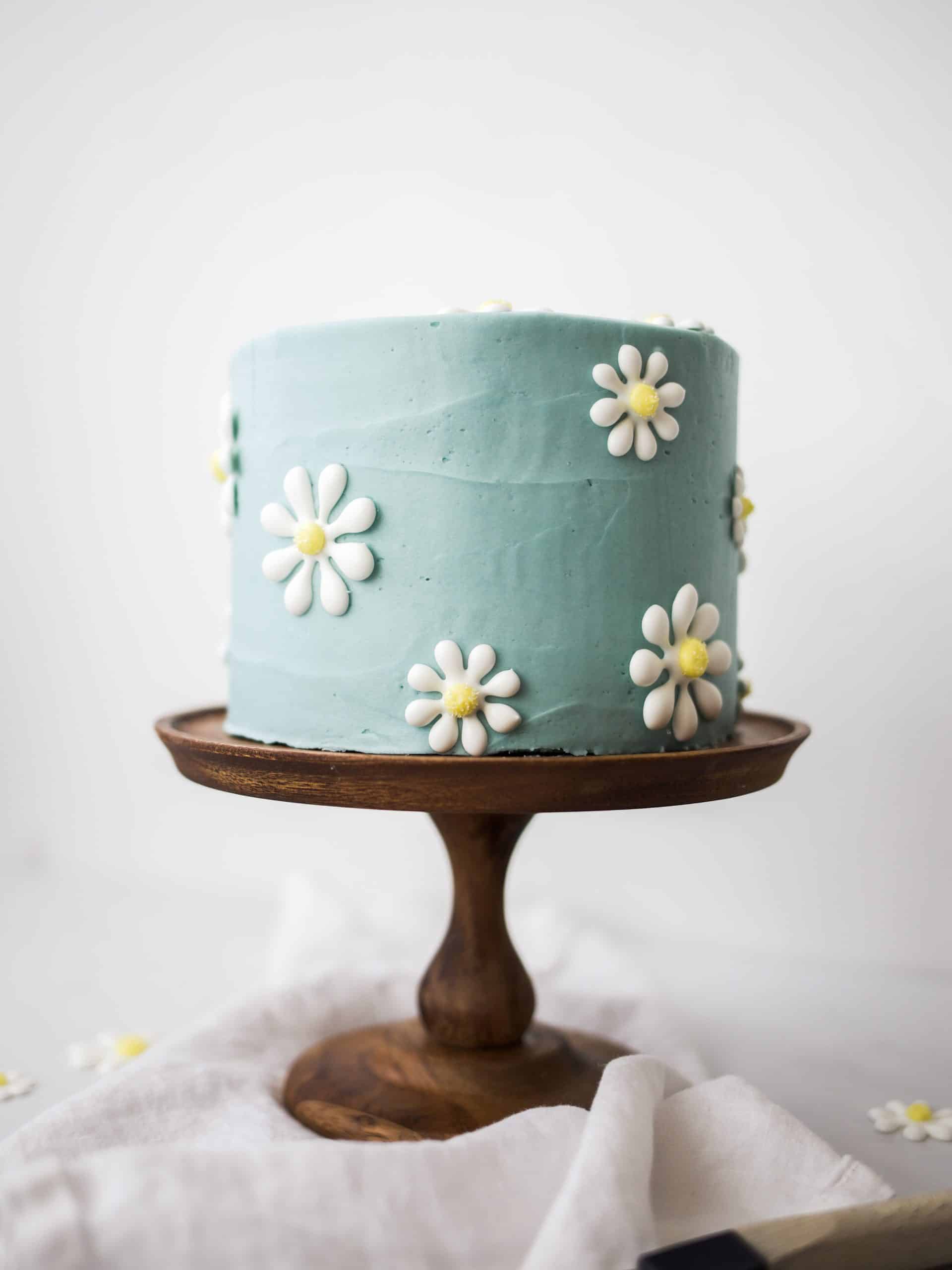 Decorated Cake Daisies