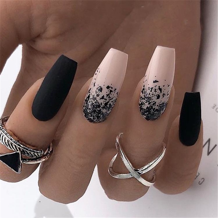 Decorated nails in black and white