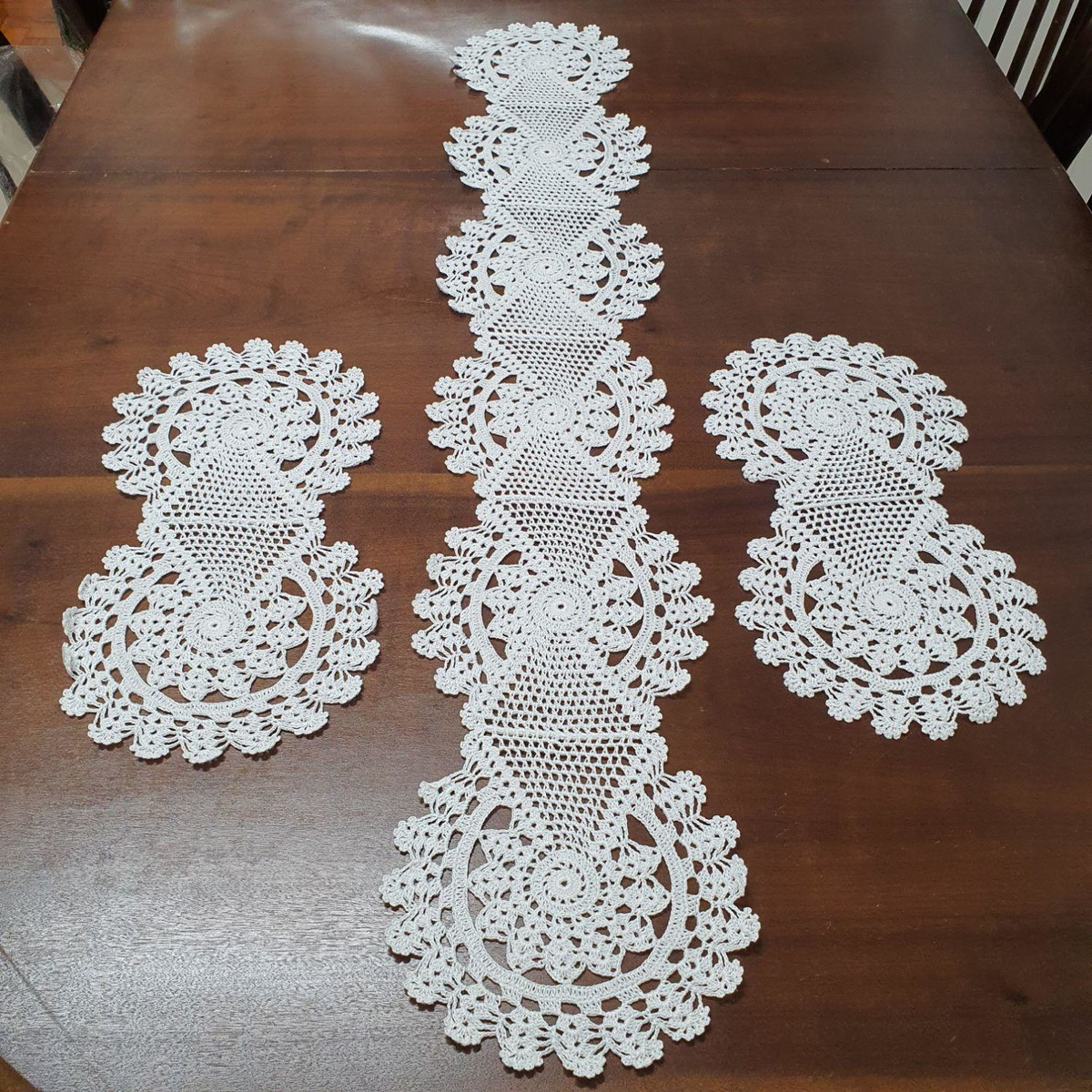 Caminho De Mesa De Crochê Branco