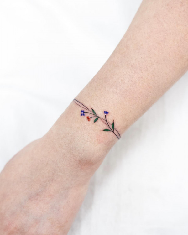 Female Bracelet Tattoo