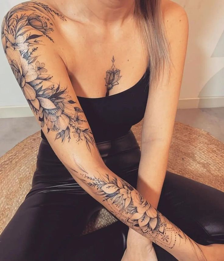 Tatuagem Feminina Braco Fechado com Flores