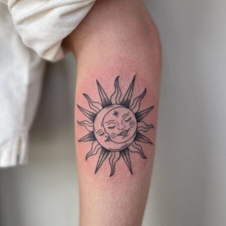 tatuagem-feminina-sol-e-lua