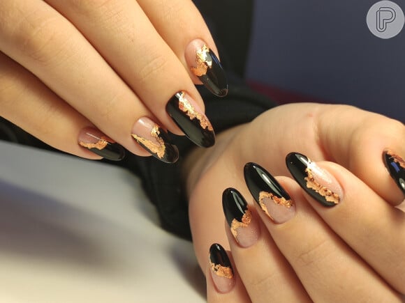 unhas-decoradas-bege-e-preto