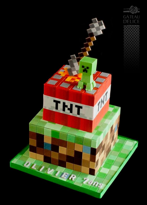 Minecraft decorated cake