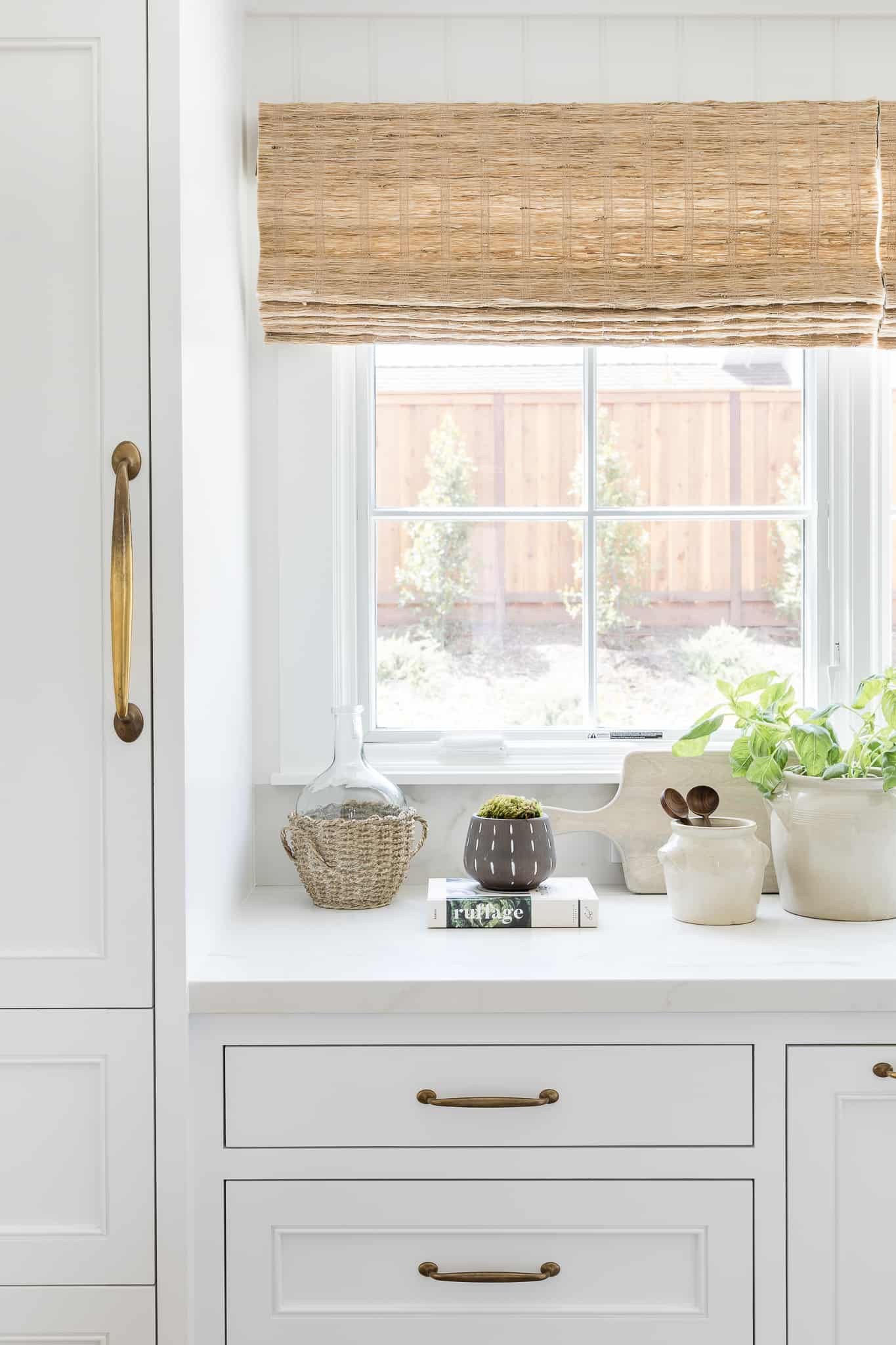 Kitchen Decoration With Window