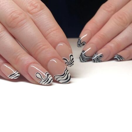 Black and White Decorated Nail