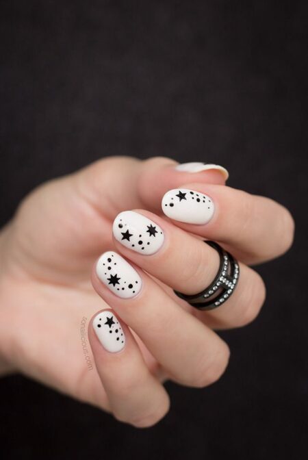 Black and White Decorated Nail