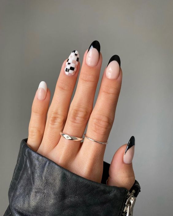 Decorated nails in black and white