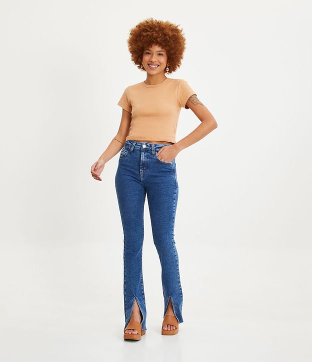 Calça Boot Cut Jeans com Fendinha na Barra Azul 1