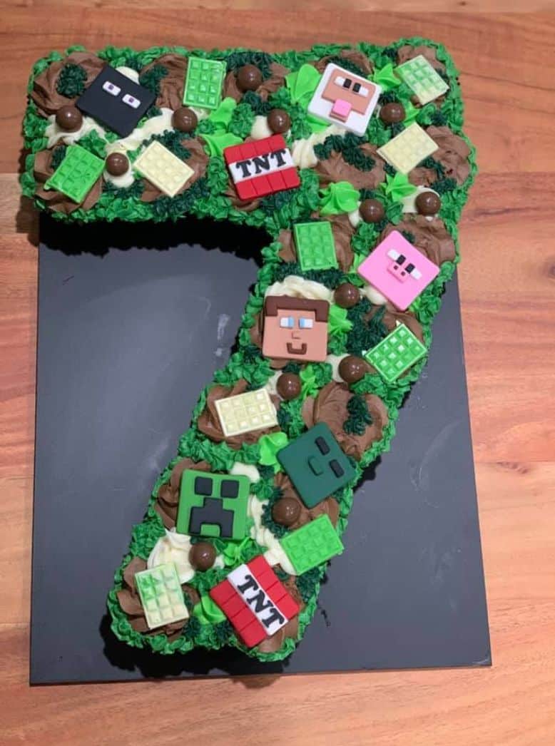 Minecraft decorated cake