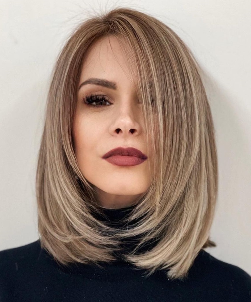 women's medium layered haircut