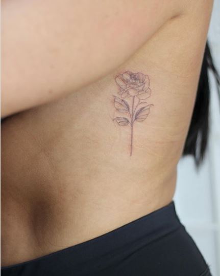 tatuagem-feminina-costela