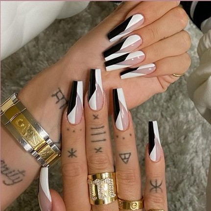 Black and White Decorated Nail