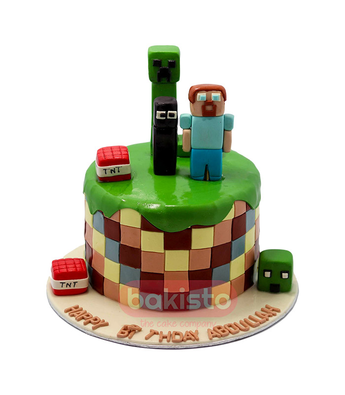 Minecraft decorated cake