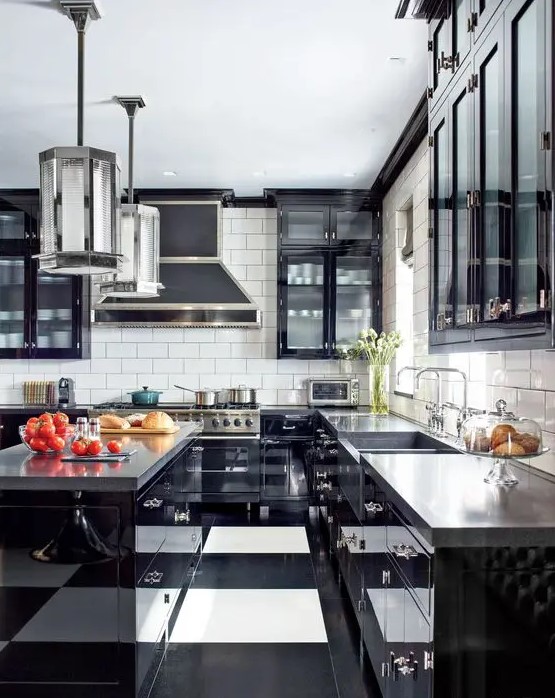 Black And White Kitchen Decoration