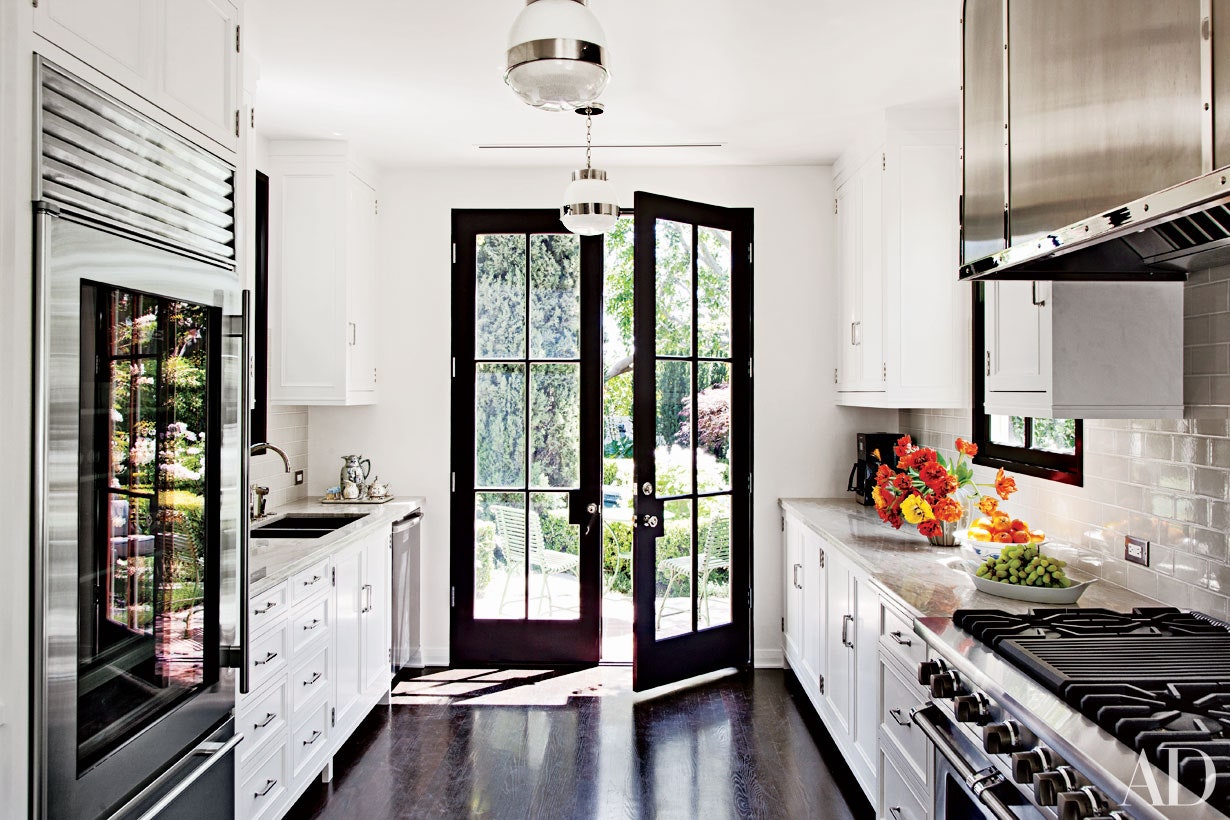 Black And White Kitchen Decoration