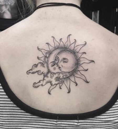 tatuagem-feminina-sol-e-lua