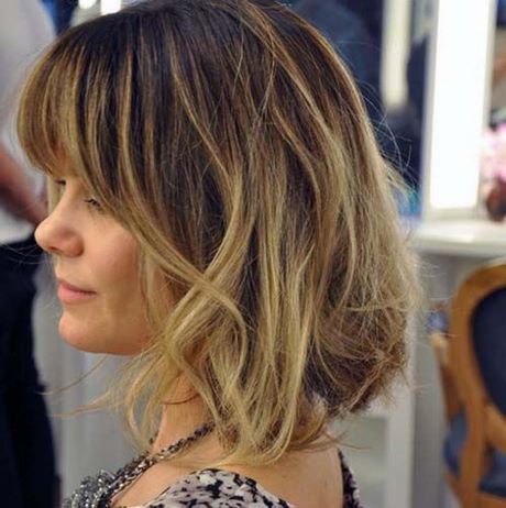 Cabelo Curto Com Franja Lateral