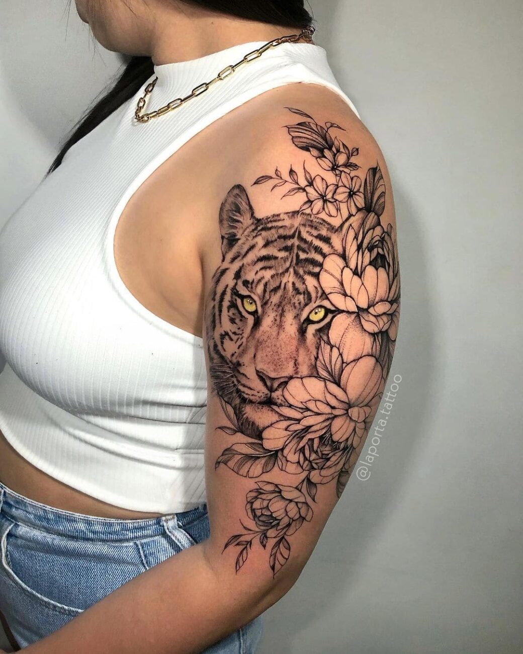 tatuagem feminina braço