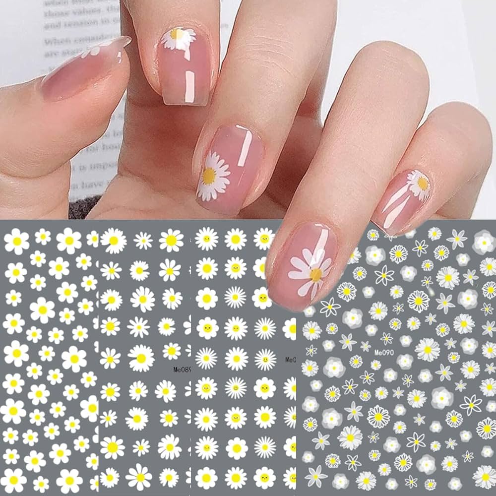 Daisy Decorated Nails